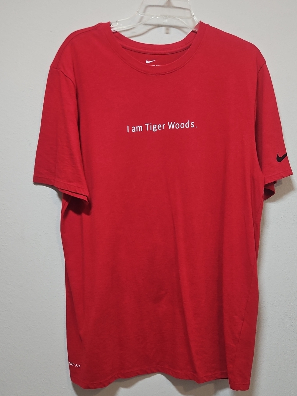 Nike XL Men’s Red Graphic 'I am Tiger Woods.' Short Sleeve Tee